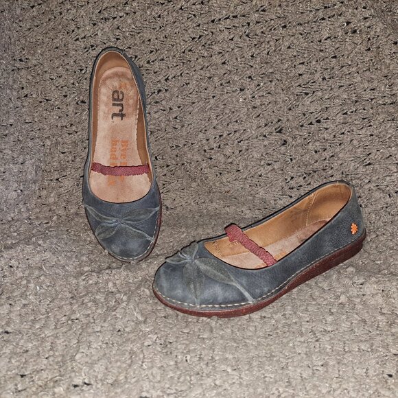 THE ART COMPANY-Nubuck leather Leaf Appliqué-Mary Jane Flats-Sz 39-Excellent - Picture 1 of 8